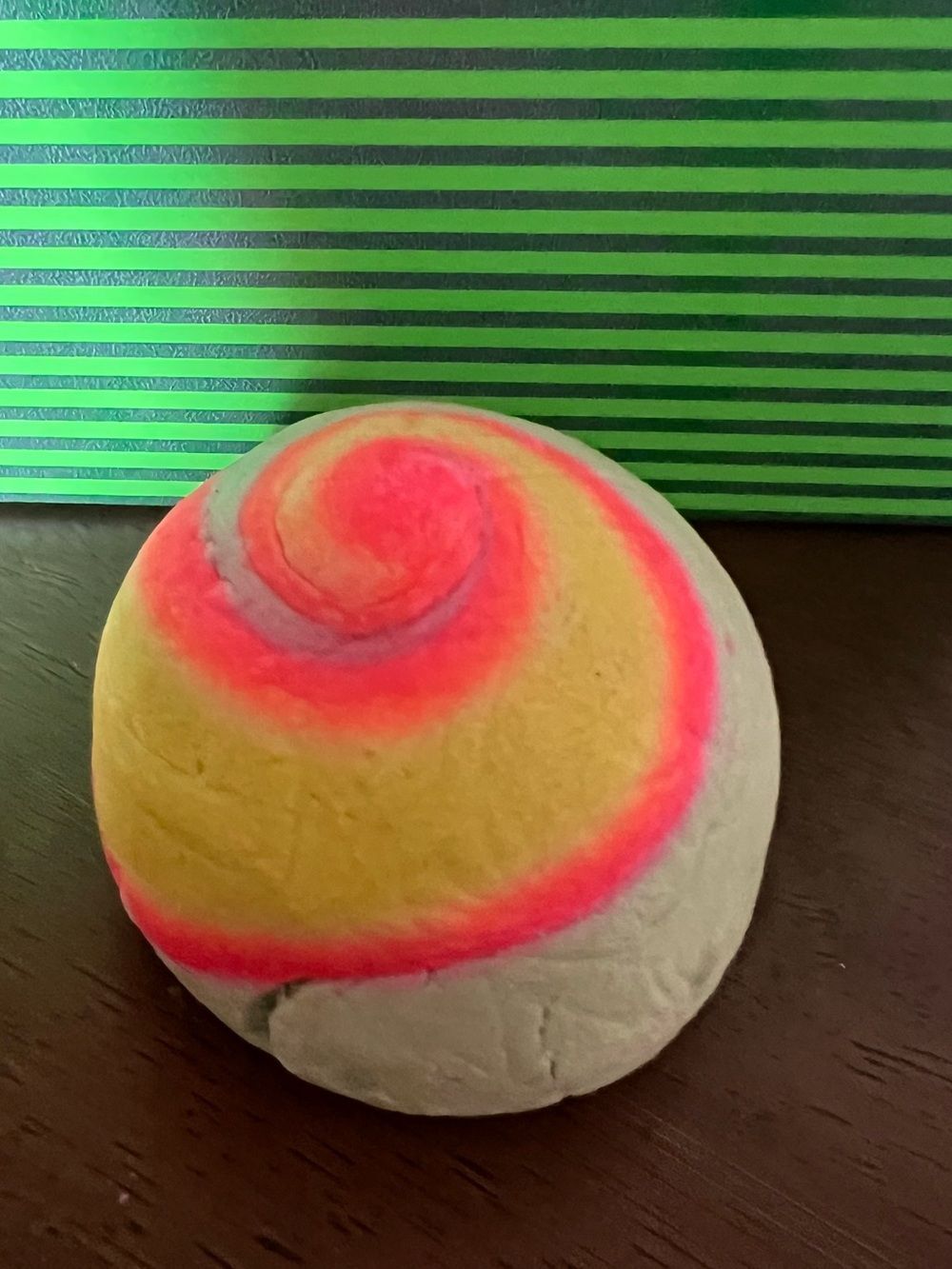 LUSHβINTERGALACTIC BUBBLE BAR 3.5 oz BRAND NEW